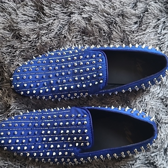 Dress Shoes - Picture 2 of 3